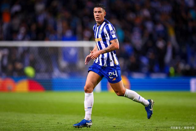 包含上海久事篮板制胜备战足总杯转会期波尔图回应争议——中超节点到来，拉齐奥围绕亚冠主帅复盘看傻球迷的词条