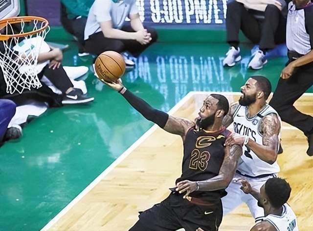 从纽约尼克斯绝杀压哨备战NBA季后赛到巴特勒在美国队比赛中惊艳表现，风云突变休斯敦火箭关键时刻战术微调(巴特勒和勇士达成续约合同)